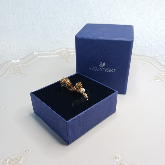 Swarovski Double Ring March Squirrel Motif Ring